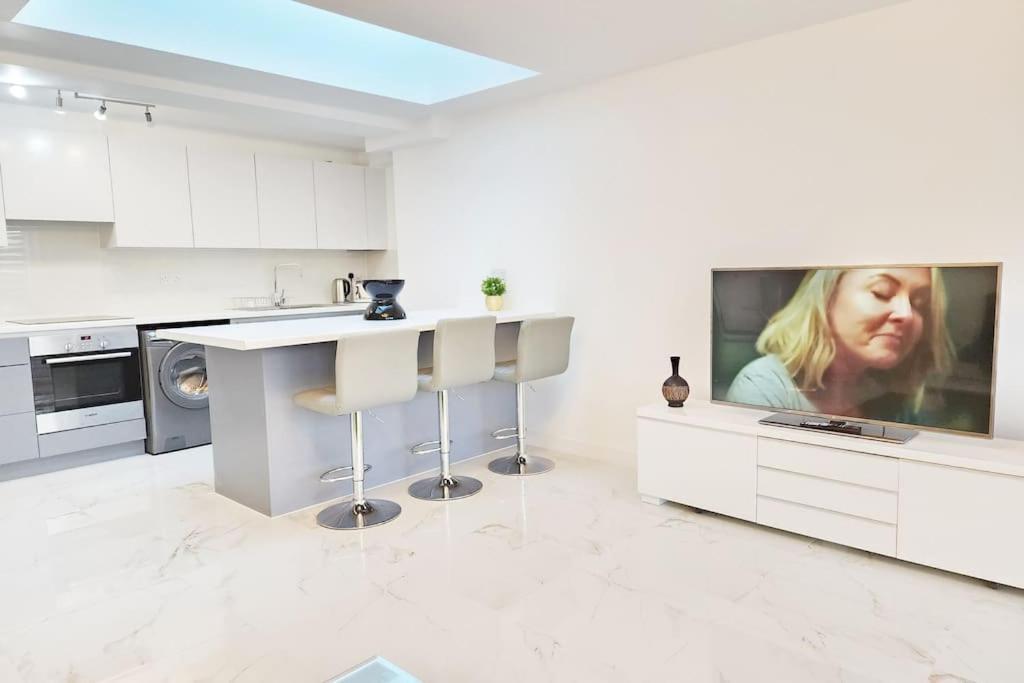 Paradigm House, Stunning 2-Bedroom Apartment 1, Free Parking, 牛津 外观 照片