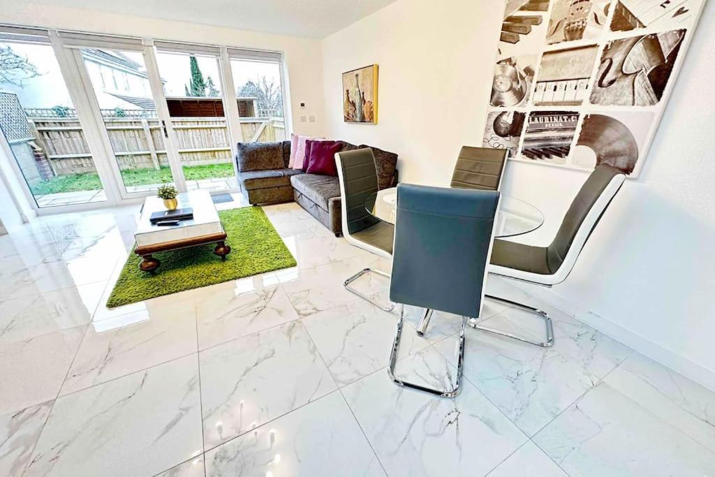 Paradigm House, Stunning 2-Bedroom Apartment 1, Free Parking, 牛津 外观 照片