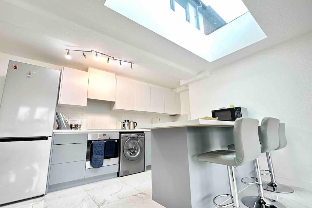 Paradigm House, Stunning 2-Bedroom Apartment 1, Free Parking, 牛津 外观 照片
