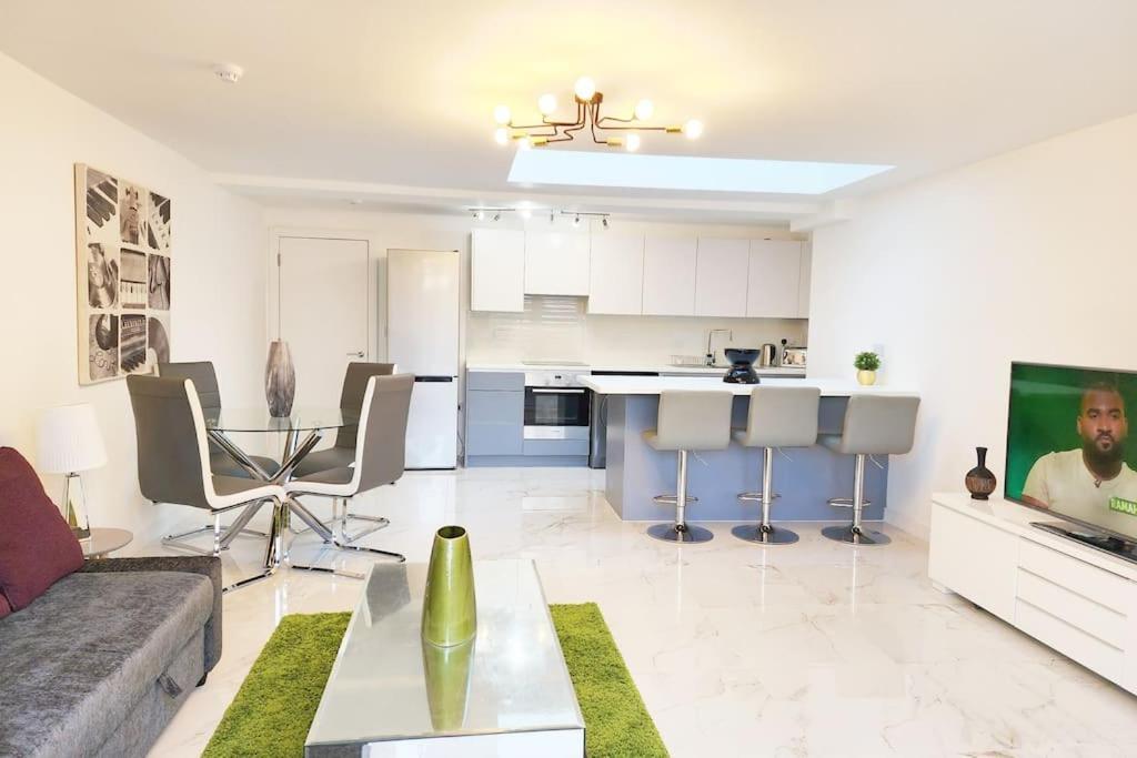 Paradigm House, Stunning 2-Bedroom Apartment 1, Free Parking, 牛津 外观 照片